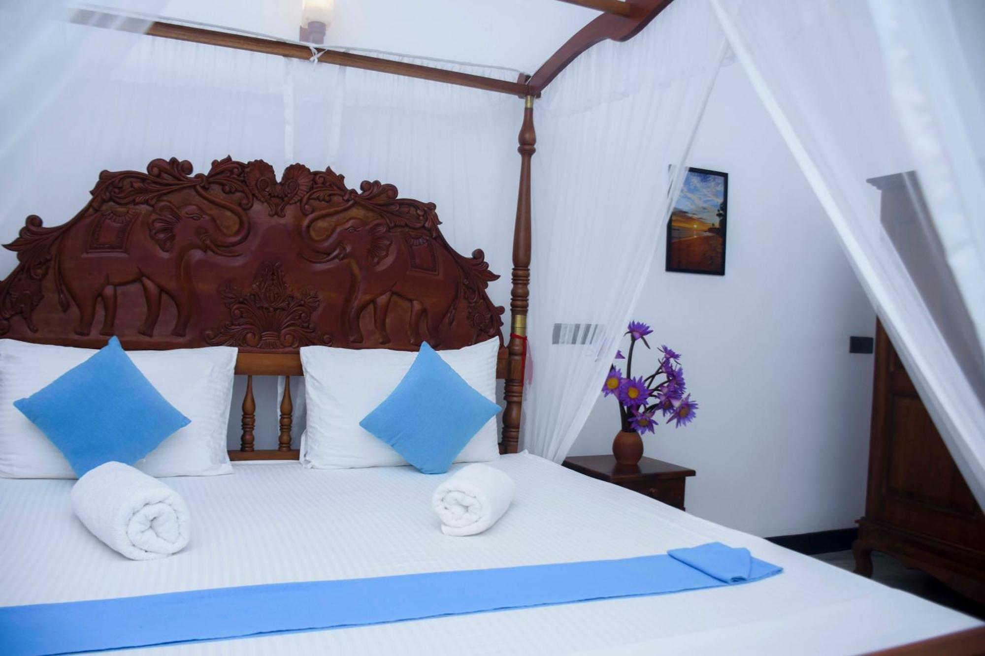 The Ceylon Lazy Lagoon Mirissa Exterior foto