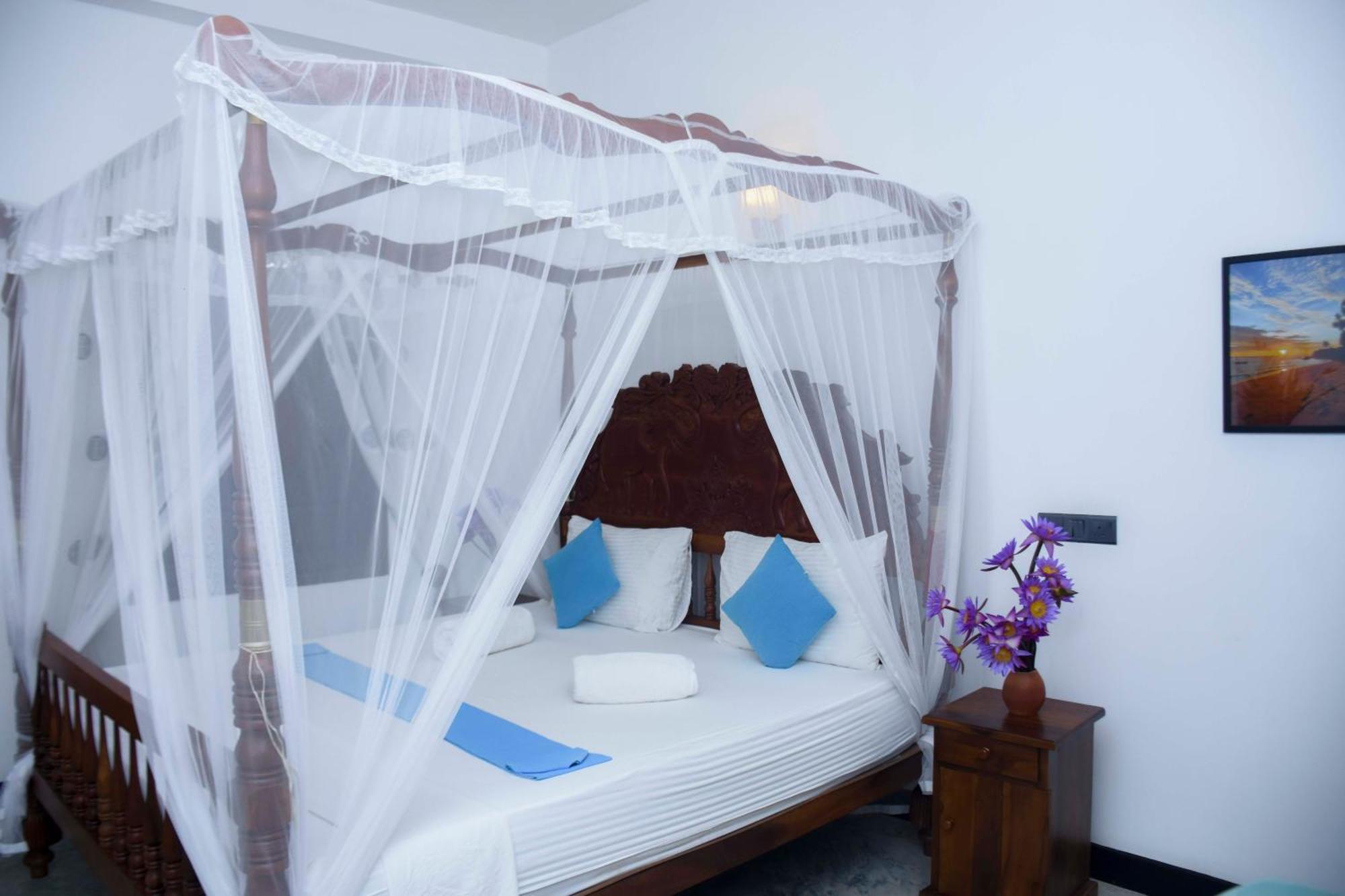 The Ceylon Lazy Lagoon Mirissa Exterior foto